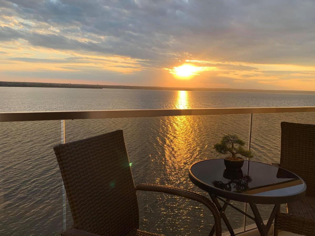 Apartment Sunset Lake View Mamaia Eksteriør billede